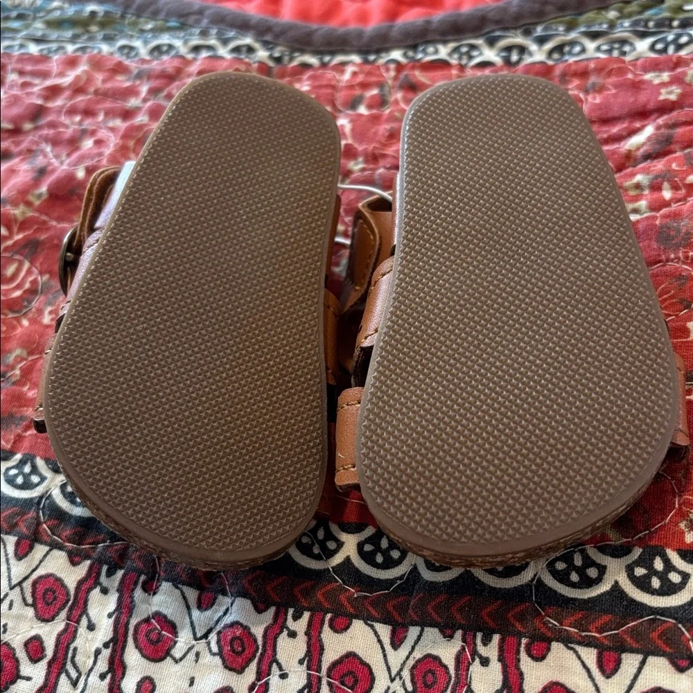 Old Navy Brown Leather Floral Cutout Sandals - Picture 5 of 5